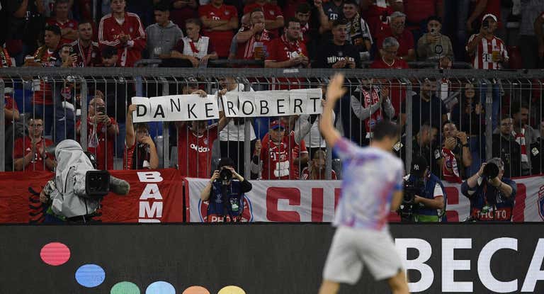 Ovación a Lewandowski