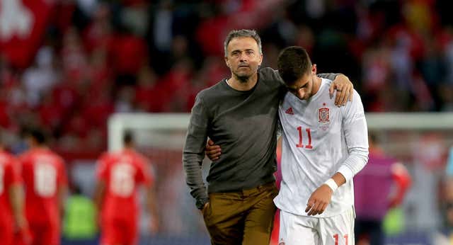 Luis Enrique acelera el cambio generacional en la Roja