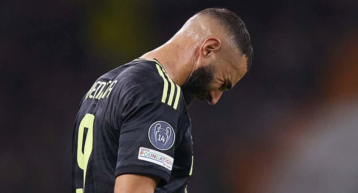 Benzema tras lesionarse ante el Celtic.