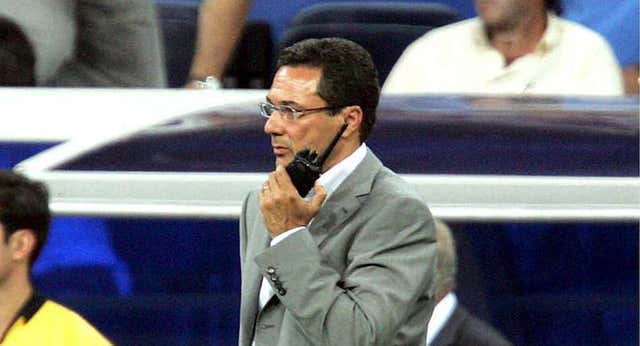 La historia del pinganillo de Raúl que acabó con Iturralde ante la FIFA