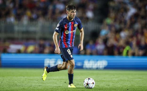 Pedri conduciendo el balón en el partido de Champions contra el FC Viktoria Plezen GETTY: XAVIER BONILLA/NURPHOTO