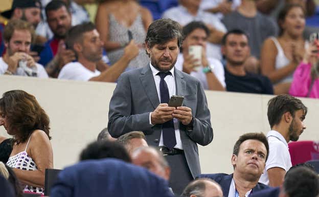 Mateu Alemany sigue con su cruzada contra los desorbitados sueldos en la plantilla del Barça.  GETTY