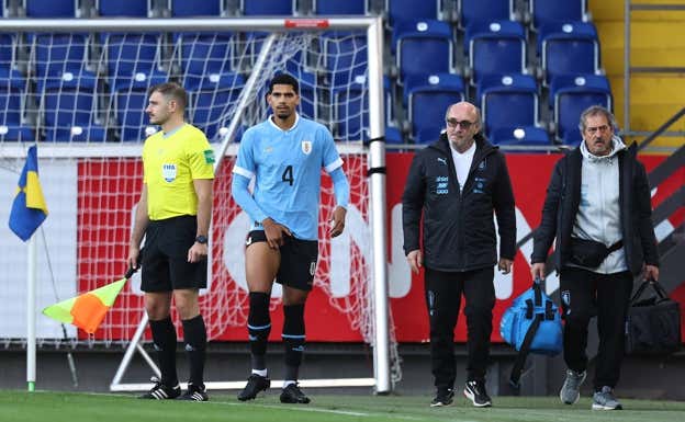 Ronald Araujo pasó este miércoles por el quirófano tras lesionarse el aductor con Uruguay.  GETTY