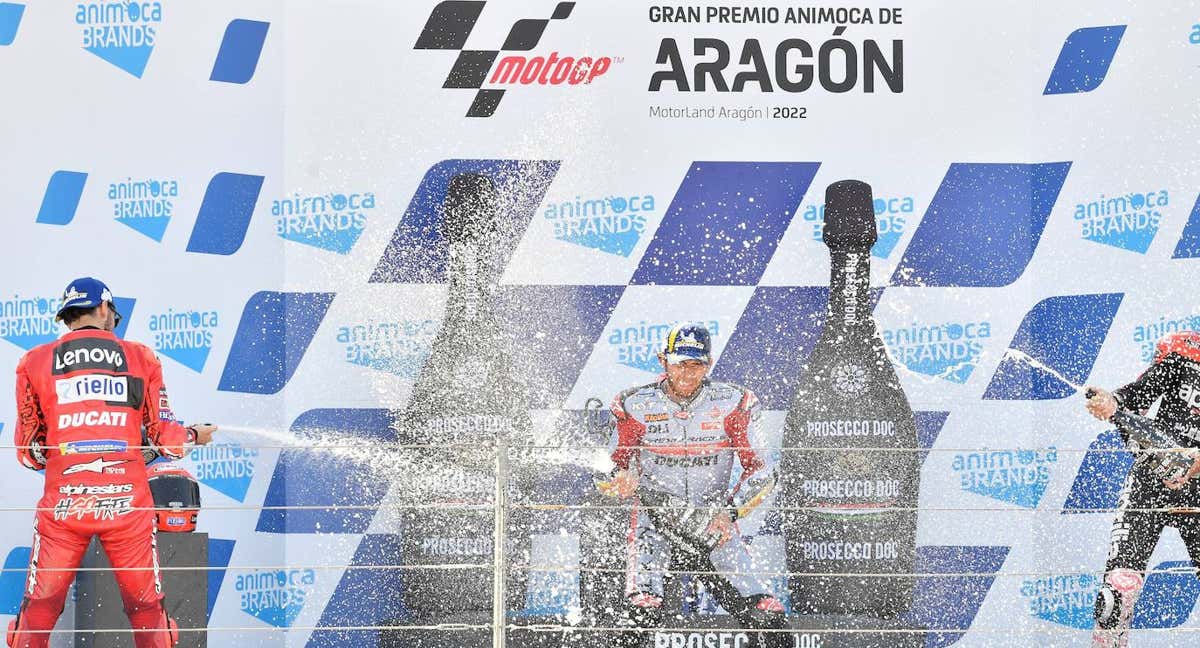 Bagnaia, Bastianini y Aleix Espargaró, en el podio del último GP de Aragón.