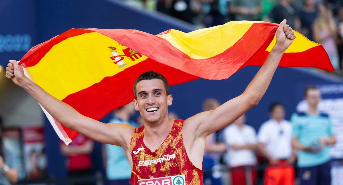 Mariano García celebra su oro en 800 m en el pasado Europeo de Múnich en agosto. /SVEN HOPPE / GETTY