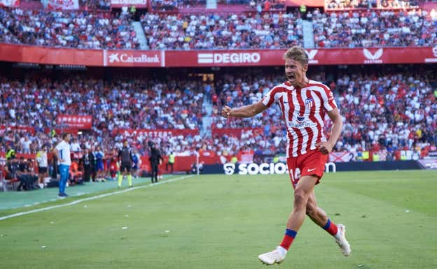 Llorente celebró con rabia el 0-1 en el Pizjuán.  GETTY