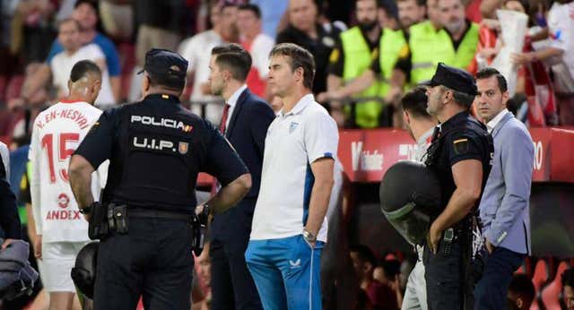 Lopetegui se queda sin defensa y el Sevilla busca alternativa