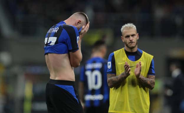 Skriniar se lamenta tras el pitido final |  GETTY IMAGES
