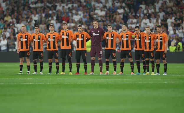 El Shakhtar guarda un minuto de silencio en el Bernabéu.  GETTY