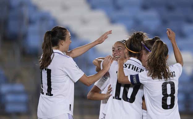 Jugadoras del Madrid en un partido de Champions.  GETTY