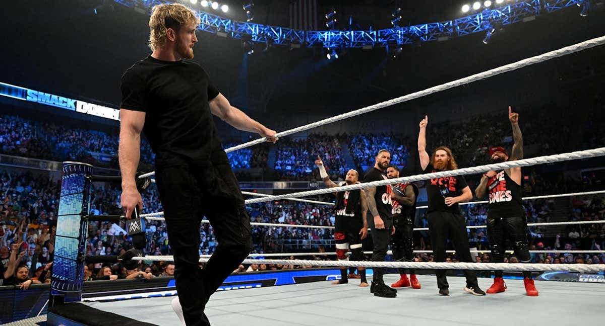 Logan Paul se encuentra con The Bloodline en SmackDown.