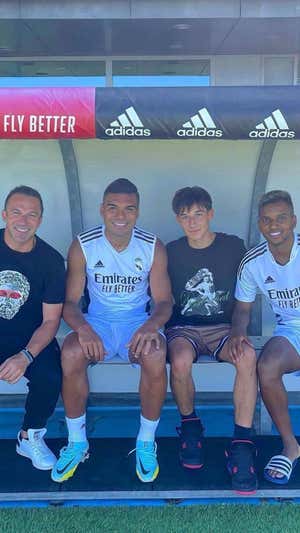 Alessandro y Tobias del Piero, con Casemiro y Rodrygo.  INSTAGRAM