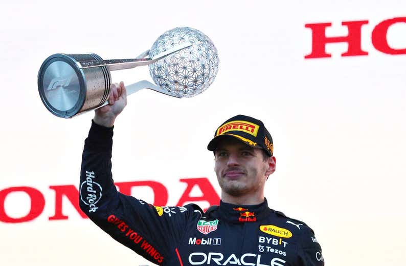 Algo falla cuando eres campeón del mundo y tardas 10 minutos en saberlo