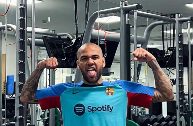 La última de Dani Alves: ¡se entrena con el Barça B!