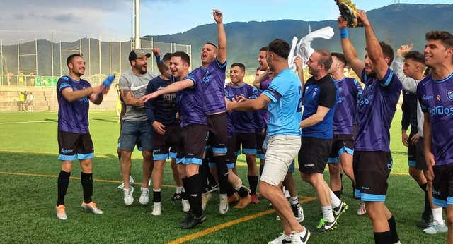 Medio barrio vivirá el sueño del Dinamo San Juan en la Copa del Rey