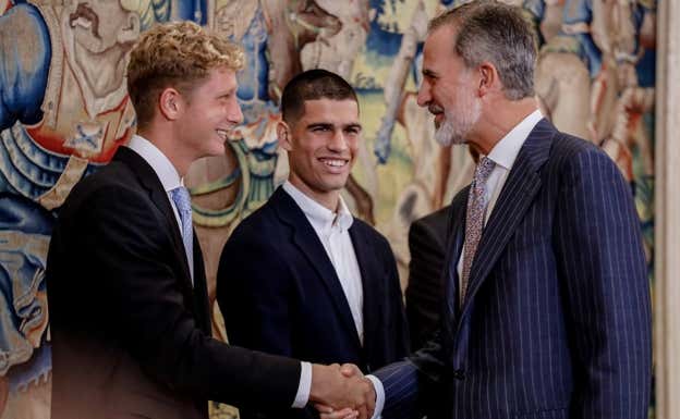 Landaluce saluda al rey Felipe VI  Carlos Lujan/Europa Press