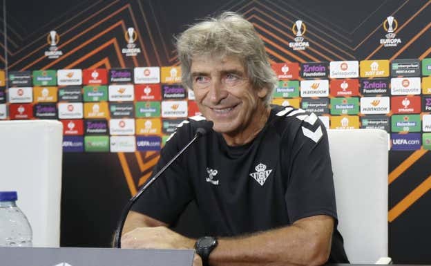 Manuel Pellegrini, en la conferencia de prensa de hoy. EFE