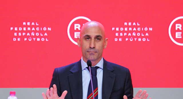 La justicia investiga el uso de tarjetas de la RFEF para el pago de la estancia en un chalé de lujo de Rubiales y su ejecutiva