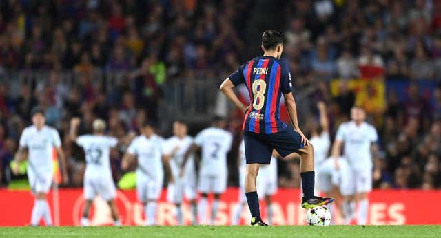El Barça se asoma al abismo de un socavón económico