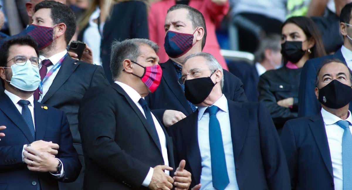 Florentino Pérez y Joan Laporta, durante el Clásico de LaLiga la pasada temporada. /GETTYIMAGES