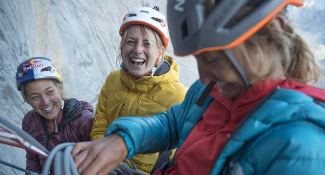 Las tres mujeres que han hecho historia emulando a los hermanos Pou en Picos de Europa
