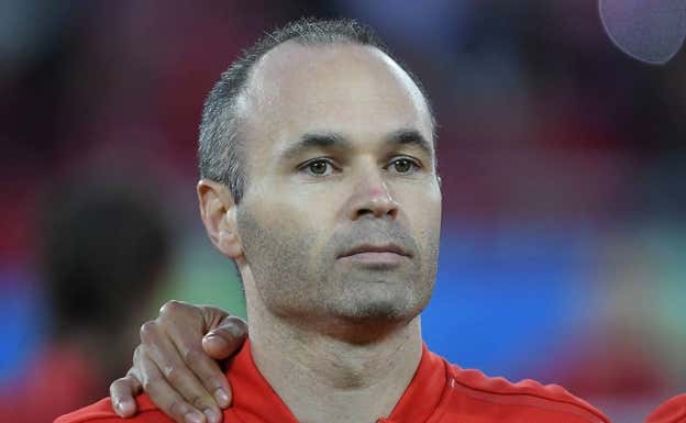 Andrés Iniesta en uno de sus últimos partidos con la selección española.  EFE