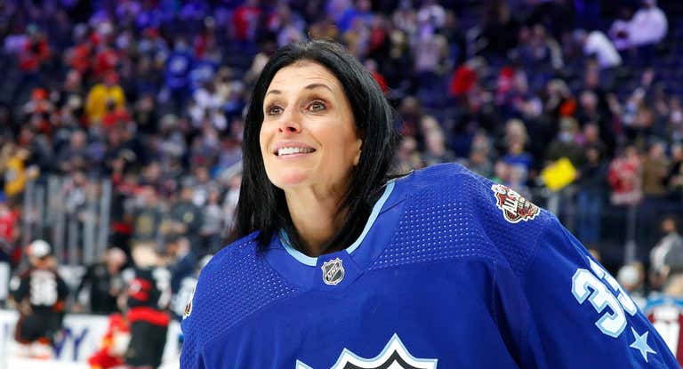 Manon Rhéaume, antes de participar en un All Star reciente de la NHL.