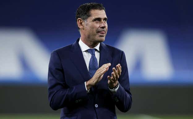 Fernando Hierro, durante un homenaje en el Santiago Bernabéu.  GETTY IMAGES