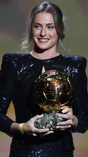 Alexia Putellas, con su primer Balón de Oro.  Getty