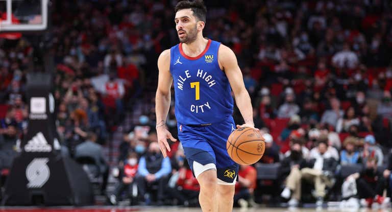 Facundo Campazzo en un partido con los Nuggets.