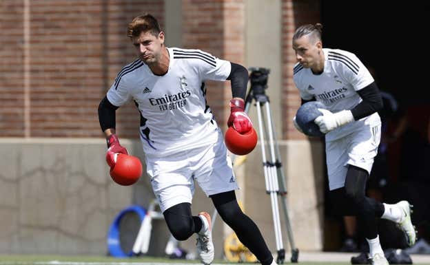 Courtois y Lunin, entrenando. GETTY