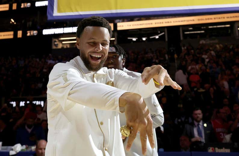Los Warriors, campeones en la cancha… y en el banco