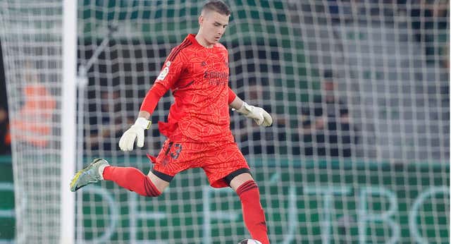 Lunin se hace visible