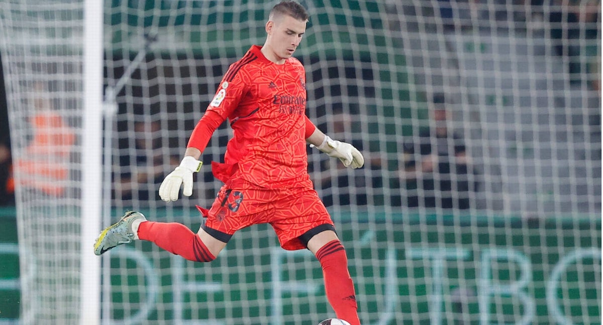 Lunin, ante el Elche.