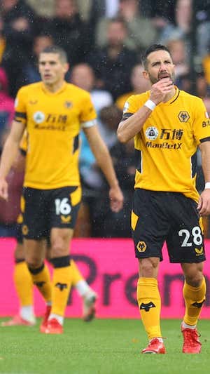 Moutinho en un partido del Wolves |