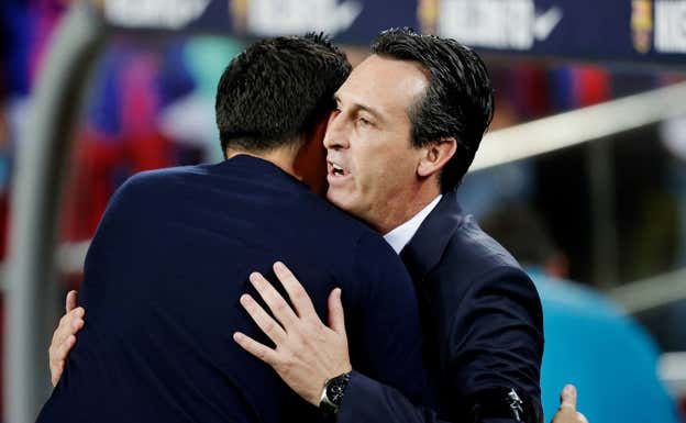 Minuto de silencio en el Camp Nou en memoria de Llaneza. GETTY