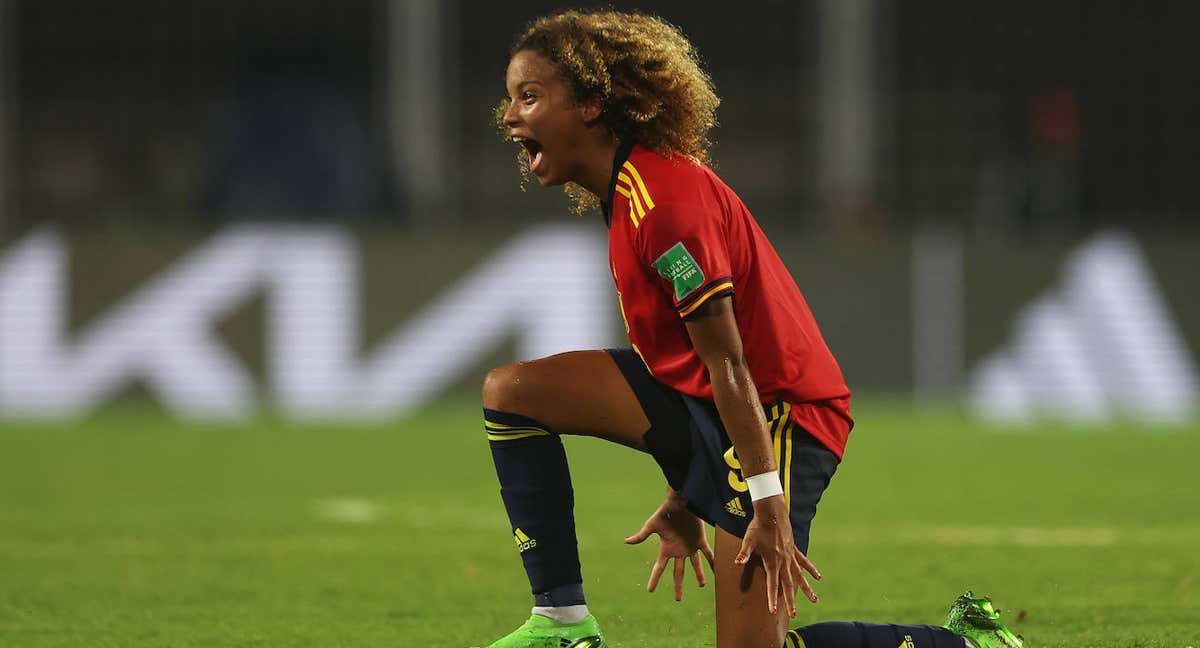 Vicky López celebra uno de los dos goles que le marcó a Japón. /Getty