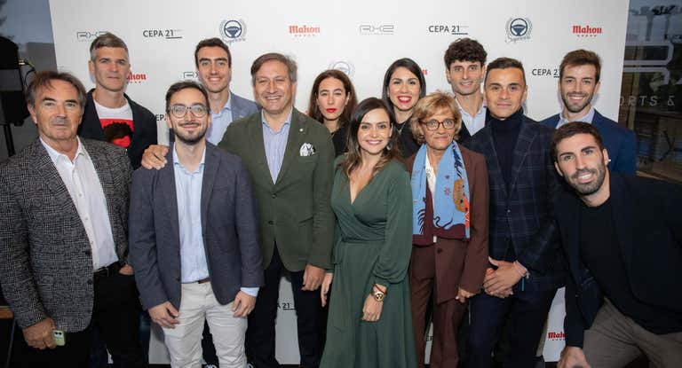 Foto de familia del equipo de Rx2 Sports & Health Center