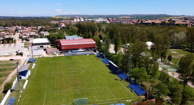 Los problemas de los estadios que esperan a los de Primera en la Copa