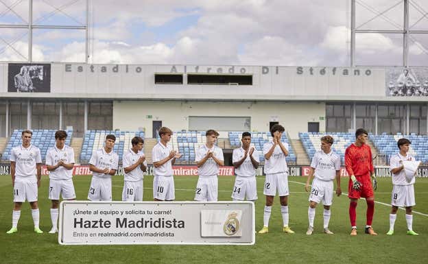 El juvenil antes de un partido de Youth League. GETTY