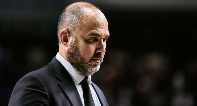 Chus Mateo, cabizbajo tras un partido del Real Madrid.