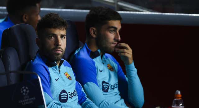 Mestalla examina a sus alumnos aventajados: Jordi Alba y Ferran Torres