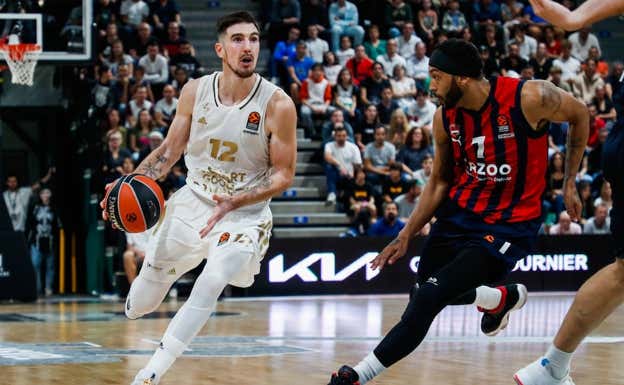 De Colo presionado por Pierria Henry.  GETTY IMAGES