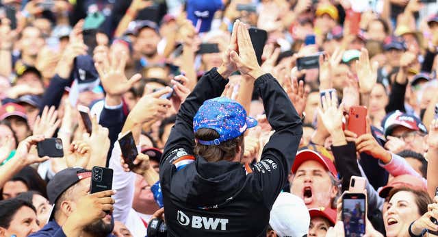 La lección de Alonso a Alpine: «Les ayudaré hasta la última vuelta»