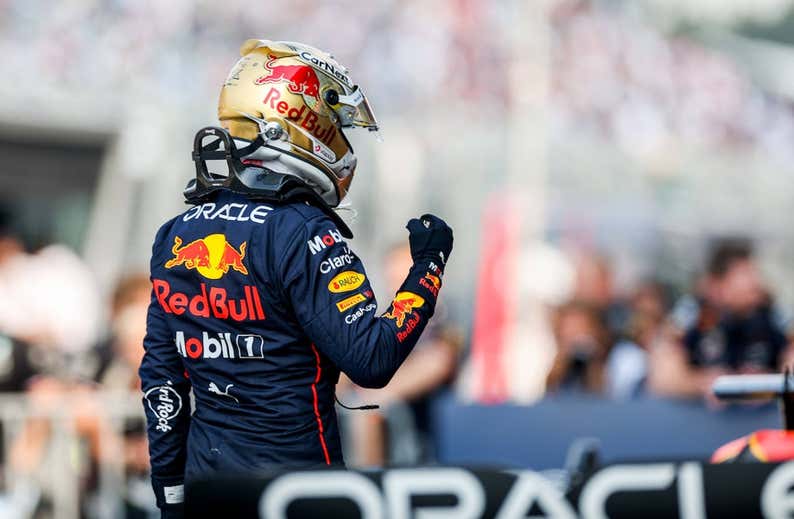 Verstappen se anota la pole en México por delante de los Mercedes; Sainz, 5º y Alonso, 9º