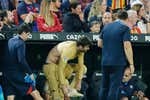 Piqué no estaba listo para salir: ¡hasta Busquets le tuvo que ayudar con los cordones!