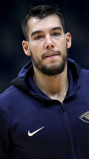 Willy Hernangómez durante un calentamiento con los Pelicans. GETTY IMAGES