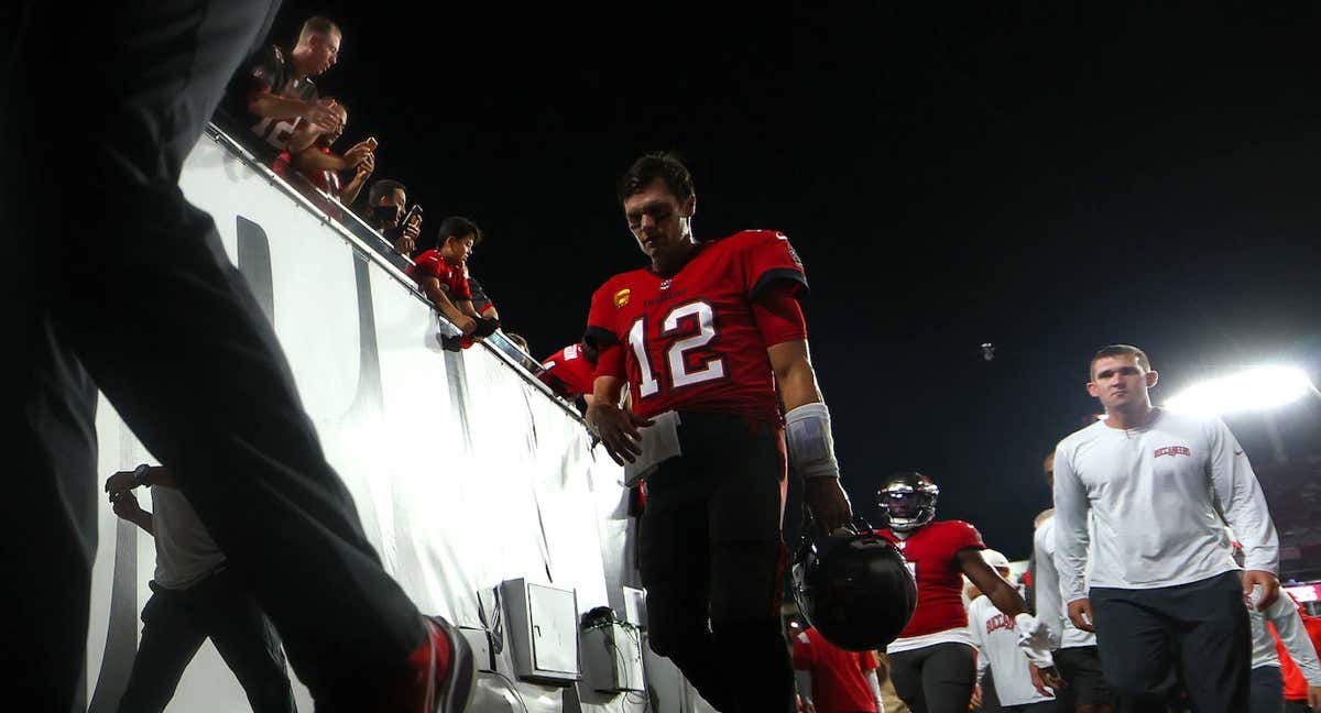 Brady en el túnel de vestuarios después de encajar su última derrota /GETTY IMAGES