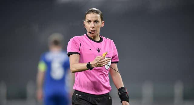 Quién es Stèphanie Frappart, la primera mujer que arbitrará al Real Madrid en Champions