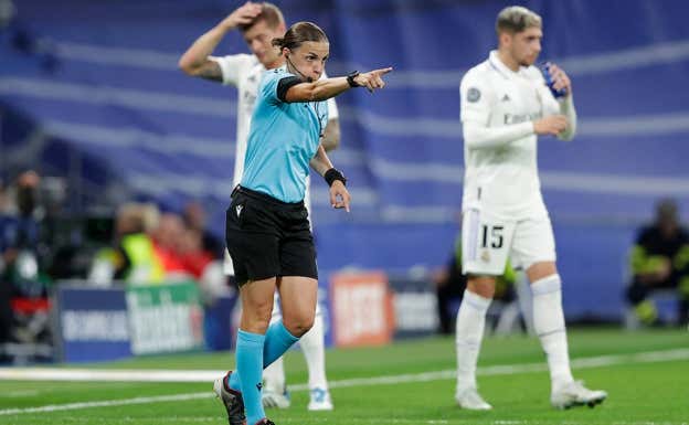 Frappart fue la primera árbitra que pitó al Madrid en la Champions.  GETTY